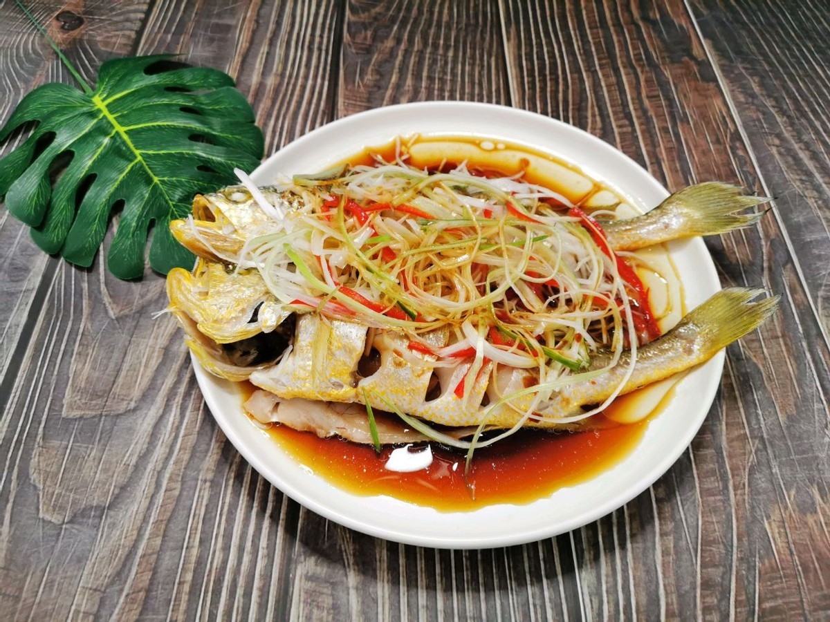 黄鱼|黄鱼这样做真鲜美,原汁原味,营养又健康,家人都爱吃