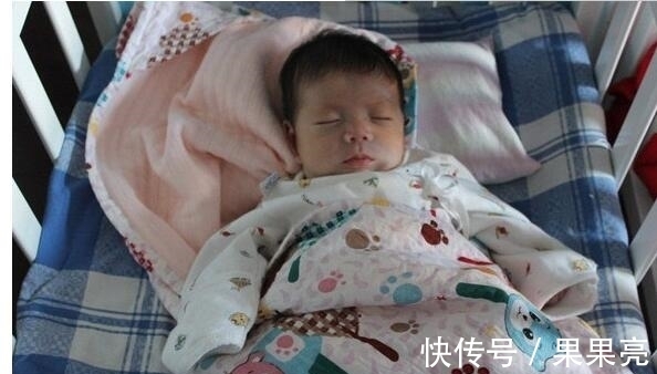 三胞胎|产检发现三胞胎,可把妈妈乐坏了,生下来竟又是惊喜