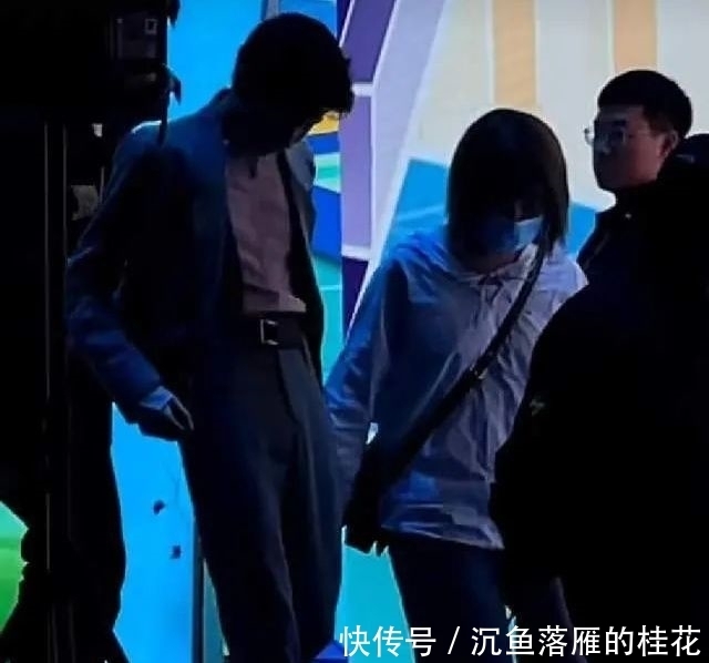 王俊凯录制《华彩少年》!畅谈唱跳舞台话题,并表示非常思念舞台?