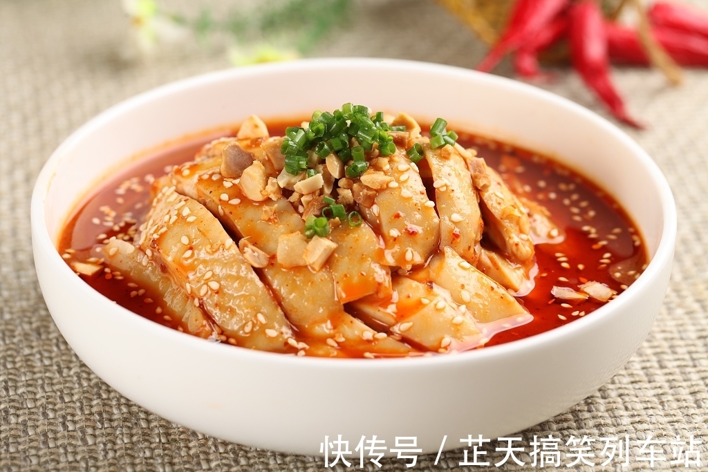 多汁|夏天太热没胃口?做个家常口水鸡,肉嫩多汁,超级下饭