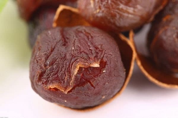 褪黑素|经常失眠的人,睡前吃此几种食物,补充褪黑素,一觉到天亮