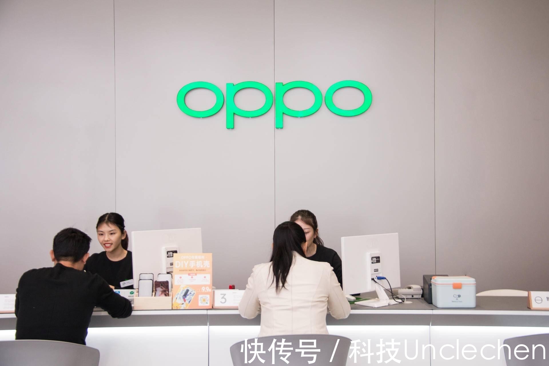 手机|OPPO强势登顶国内销量榜首！月销560万部，超苹果近一倍？