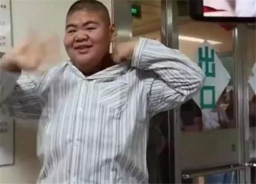 体校|曾是中国第一胖，在健身房遇见爱情，一年成功减下400斤！