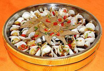 美食|美食推荐:猪肝浇汁蛤蜊、姜汁鱿鱼、客家粉蒸肉制作方法