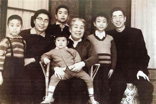 涉及|鲁迅病逝前,留下7条遗嘱,子孙中人才辈出,但从不涉及这2个职业