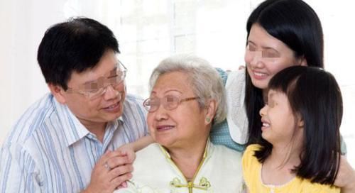 父母|辛苦半辈子的存款留给自己还是分给子女？别为难，聪明父母这样做