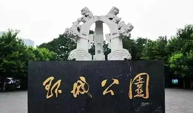 书法作品$万里书法作品欣赏,笔笔清秀字字高雅,字里行间皆是群众百姓