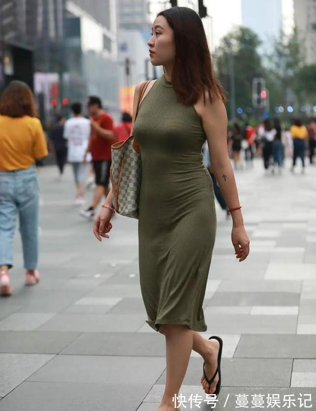 牛仔裤 腿部粗壮不要依赖牛仔裤,以下单品就适合你,遮肉显瘦,上档次