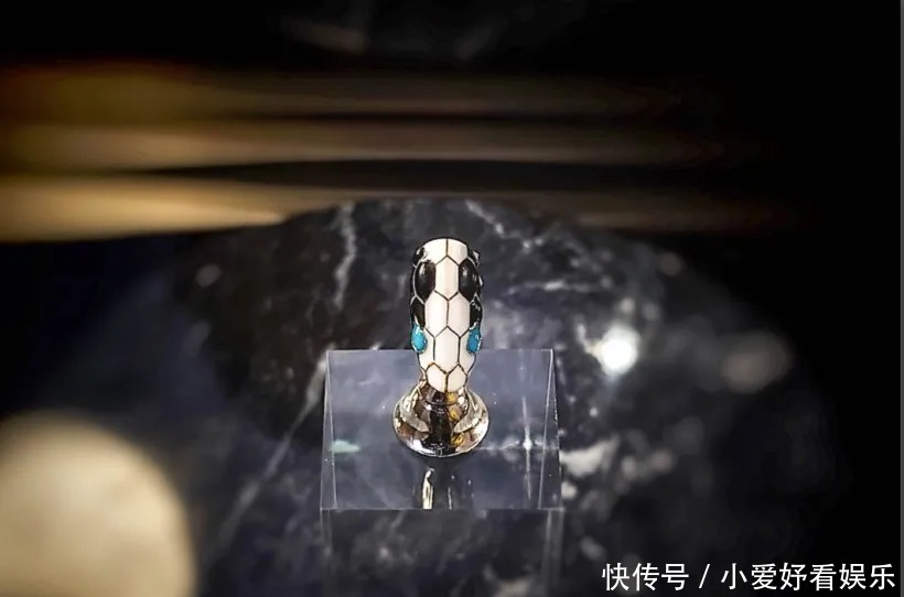 上海宝格丽酒店美甲，明星名媛将珠宝嵌在指尖