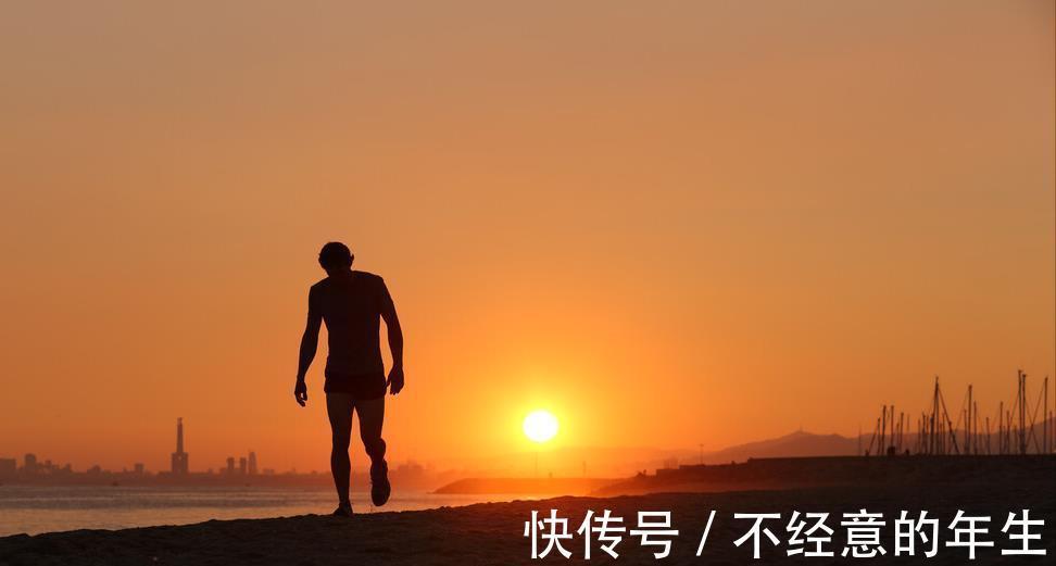 蛋白粉|增肌时，每天要摄取多少蛋白？一个公式帮您估算