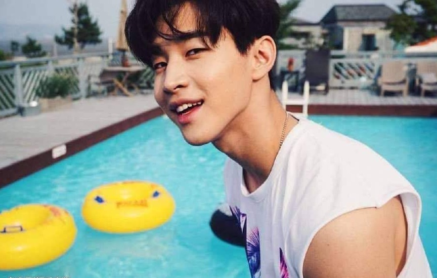 因没观众缘，被何炅黄磊踢出群聊，却在国外被万人追捧！