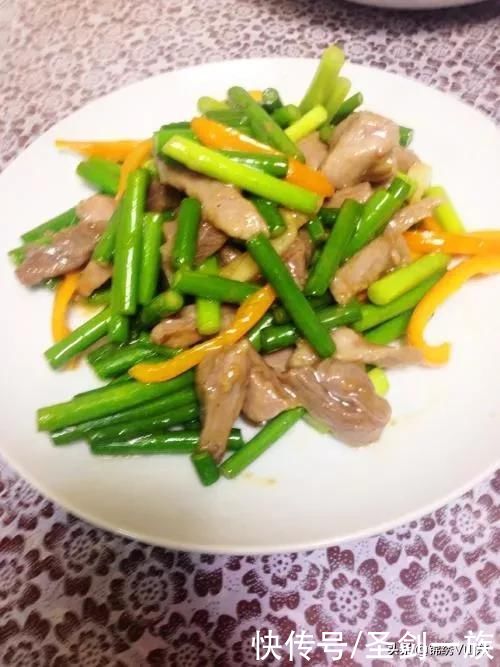 天氣越來越熱,精選23道下酒菜,每一道都是令人無法抵擋的美味
干煸青椒豆腐鮮嫩雞翅鍋炒黃瓜丁茭白木耳炒肉清蒸黃花魚蜜汁陳皮雞翅三鮮腐竹老醋海蜇香辣水煮魚片雞蛋羹彩椒炒豬腰醬香時蔬丸子蒜苔筍絲炒裡脊香菇炒蘆筍可樂雞翅紅燒茄子糖醋咕嚕肉紅燒牛排酒鬼花生馬鈴薯香菇燉雞腿香辣紅燒肥腸剁椒肉末炒青豆蒜香空心菜