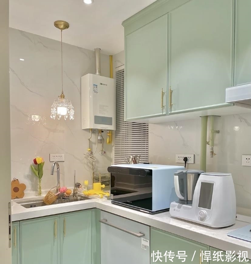 飘窗垫|这是我们见过最浪漫的132㎡法式装修，屋内干净到“一层不染”