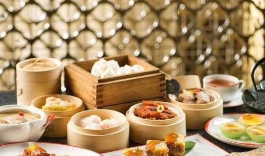 香肠|上了年纪后,牢记要管住嘴!营养专家劝告:4类食物最好少吃!