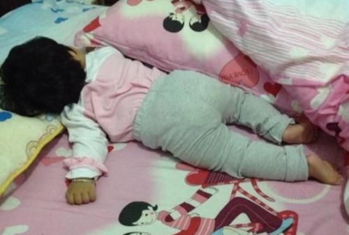 空调|进入三伏天后，宝宝怎么睡都不舒服？可能是家长“帮了倒忙”