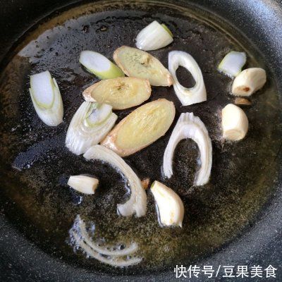  黄焖鱼块--鱼块鲜嫩汤汁浓稠，比黄焖鸡还好吃