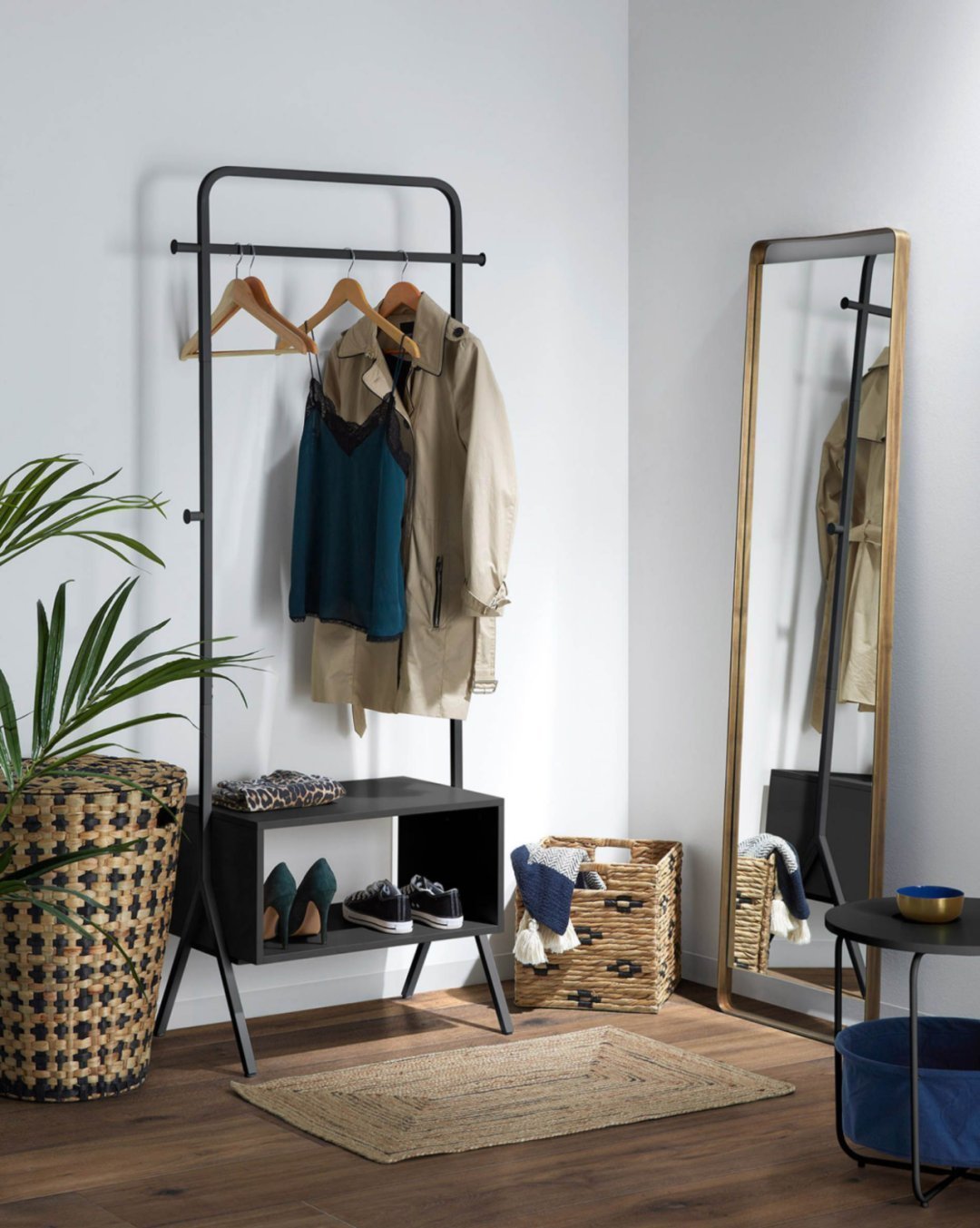 衣架|睡觉前、进门后脱下来的衣服放哪好别傻傻放沙发上了……