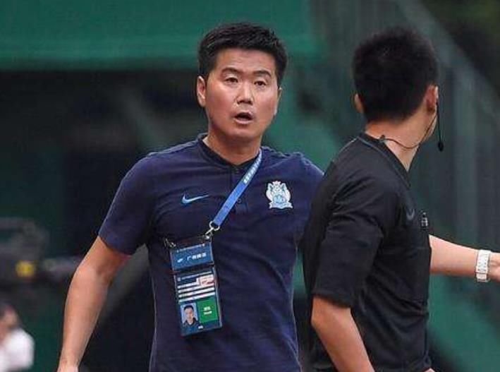 李霄鹏|史无前例！记者：李霄鹏邀请6名优秀前国脚加入国足教练组