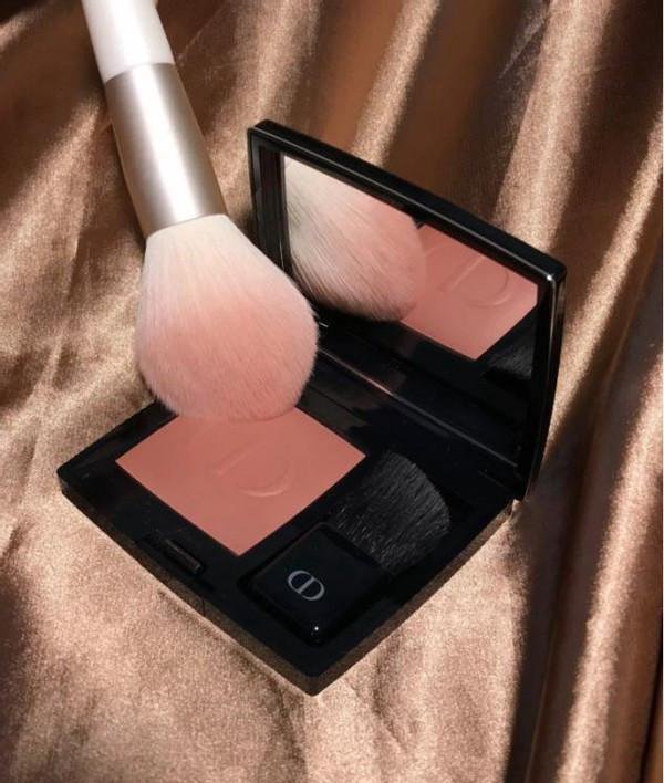 6款热门的“网红”腮红盘点，上脸温柔自然，一抹好气色