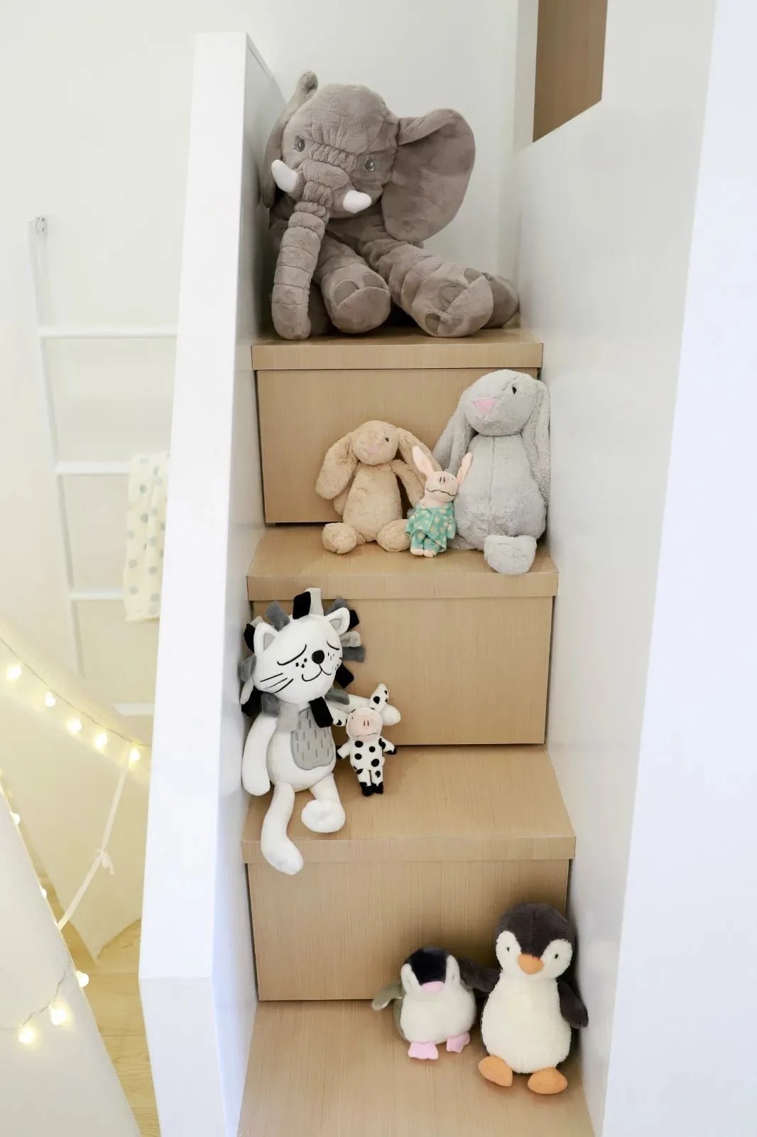 电动床|60㎡简约风小户型,客厅藏张床打开秒变3居室,太机智了!