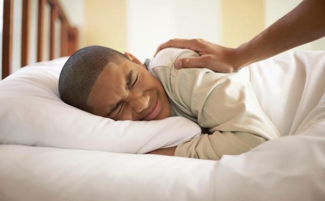 呼吸困难|晚上睡觉有5种”症状“，若占一个，可能是疾病的前兆