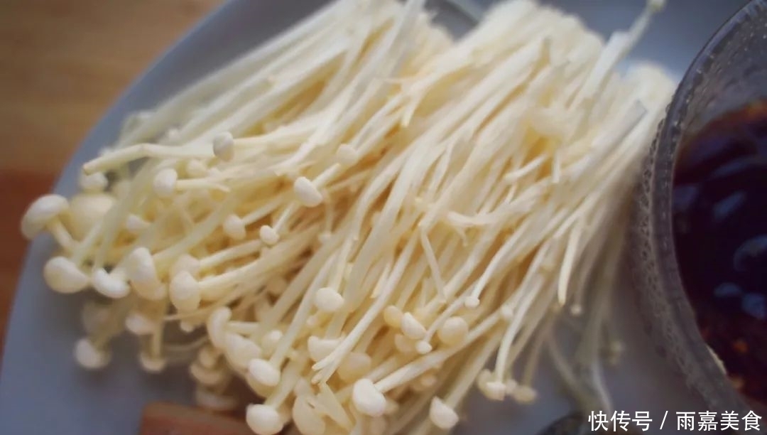 不愧是逛夜市必点小吃,香辣爽口,鲜美十足,好吃到舔壳!