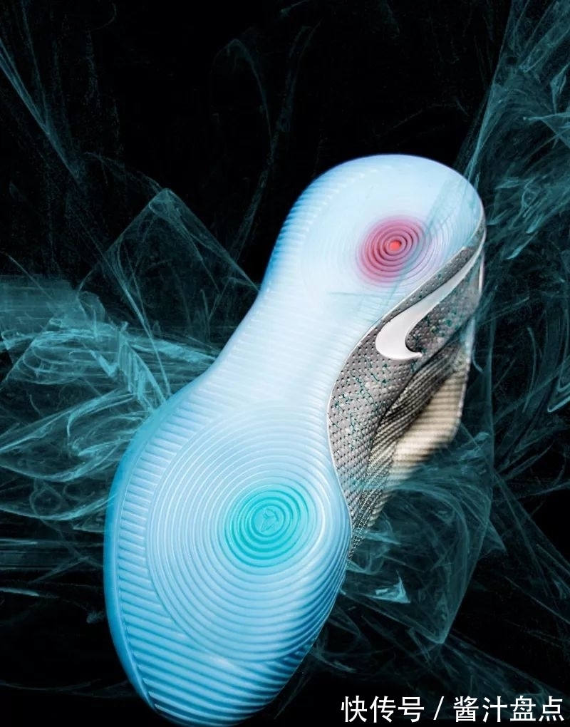 开箱 最强球鞋!六千的“平民 Air Mag” 开箱 + 上脚!