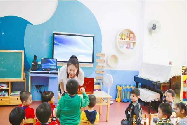 家长|女儿在幼儿园弄丢金项链,宝妈想搜身被老师拒绝:不想退园就别闹