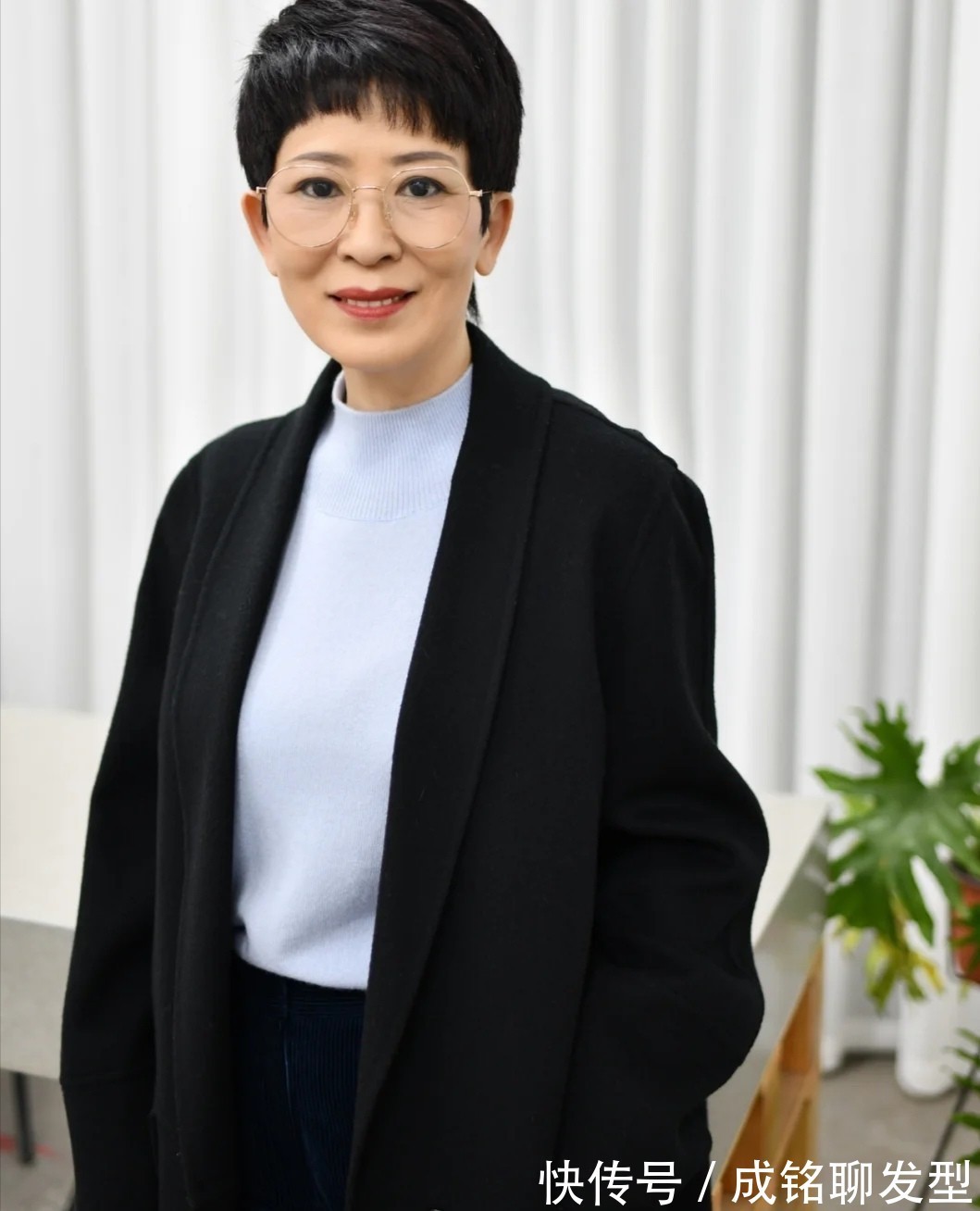 裤装 这些60岁的阿姨真会打扮,简约大方又显瘦,这样穿衣好有气质