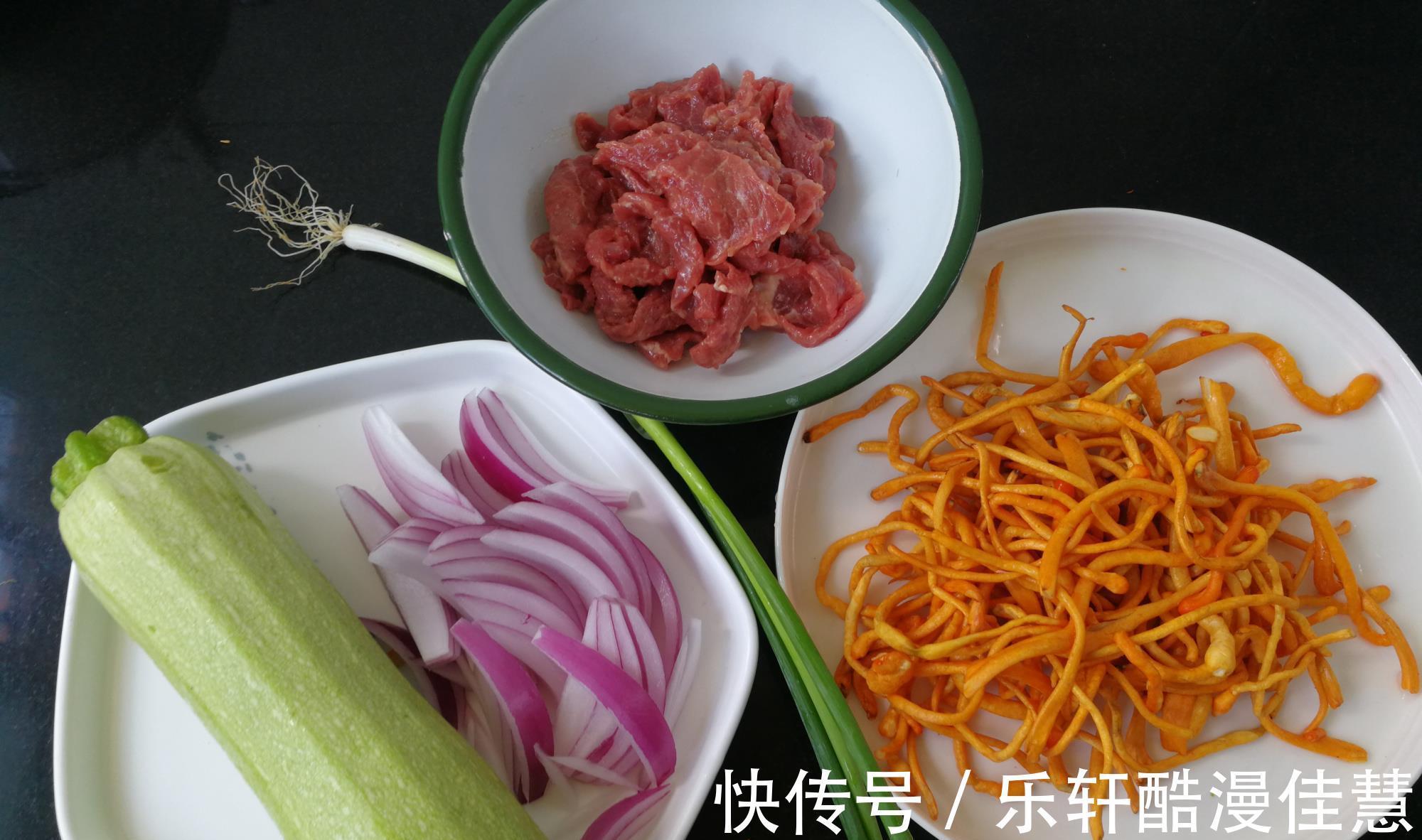 黄甜椒|分享五道用西葫芦做的小炒，鲜嫩爽甜好吃，下饭都很棒！