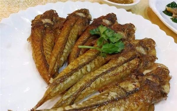 只能|在潮汕有一种海鱼,土名叫鸡腿鱼,做好以后汤腥肉鲜,只能吃鱼肉