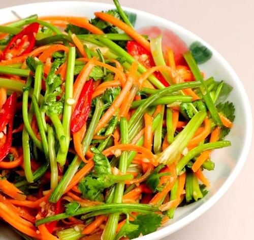 超级可口的年夜饭，荤素搭配，营养又美味，家人吃的特别开心满意！