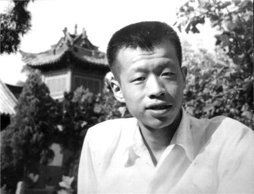 中国人民大学!王小波:45岁撞墙而亡,无一同行出席葬礼,死后被捧上神坛