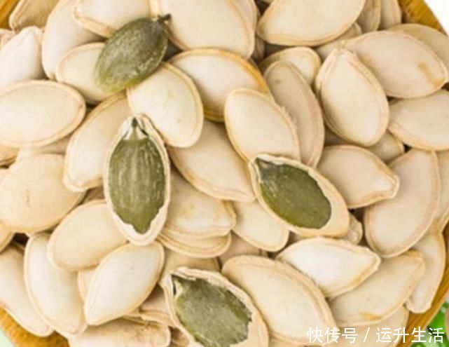 南瓜子|糖尿病的“克星”找到了，平時(shí)多吃4種“零食”，或助你遠(yuǎn)離糖尿病