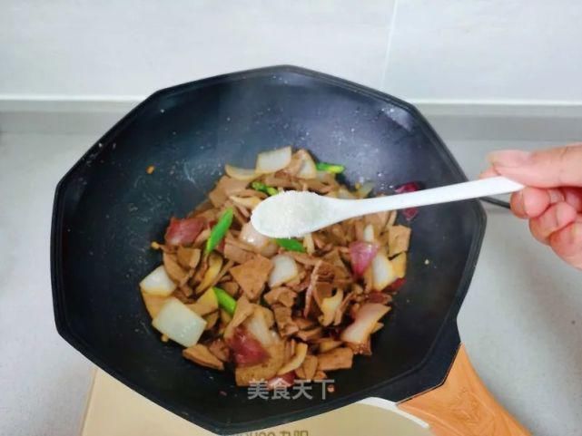 不会炒猪肝的，一定要像这样炒鲜香滑嫩，非常好吃，超级下饭哦