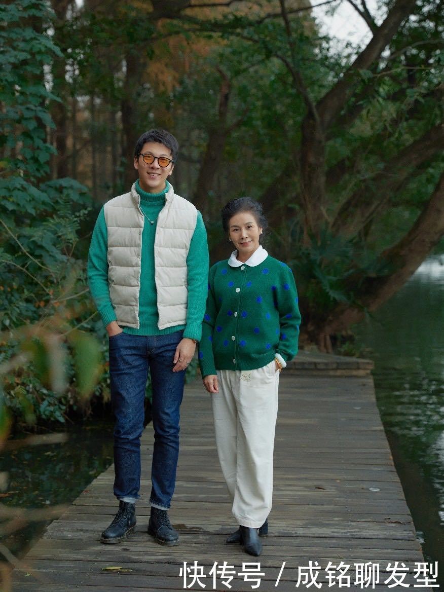 这位60岁奶奶的穿搭真讲究，优雅知性时髦有魅力，气质不输年轻人