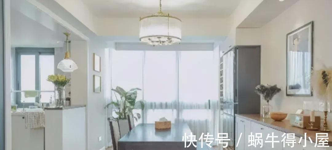 抽屉|110平新房装修超漂亮,头次见阳台隔断这样设计,卧室收纳最明智