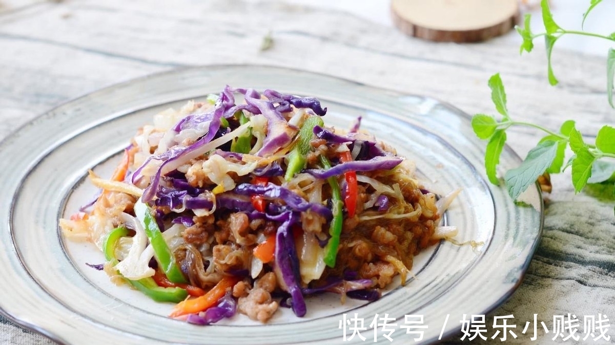 搭配|各种蔬菜的搭配，色彩缤纷，营养丰富，一道家常开胃菜完成