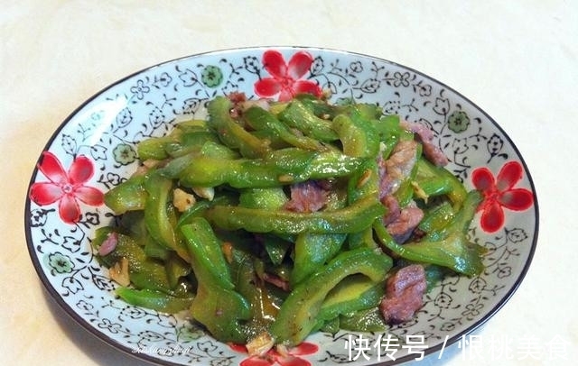 婆婆|表姐突然来访，临时弄了3道菜，表姐发朋友圈，说是吃大餐