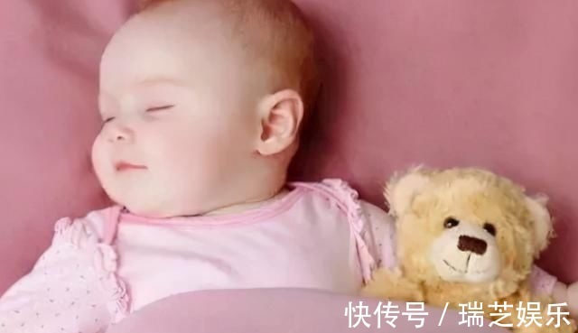 大脑|孩子睡觉时3个表现,暗示了大脑发育好,将来有可能变成学霸