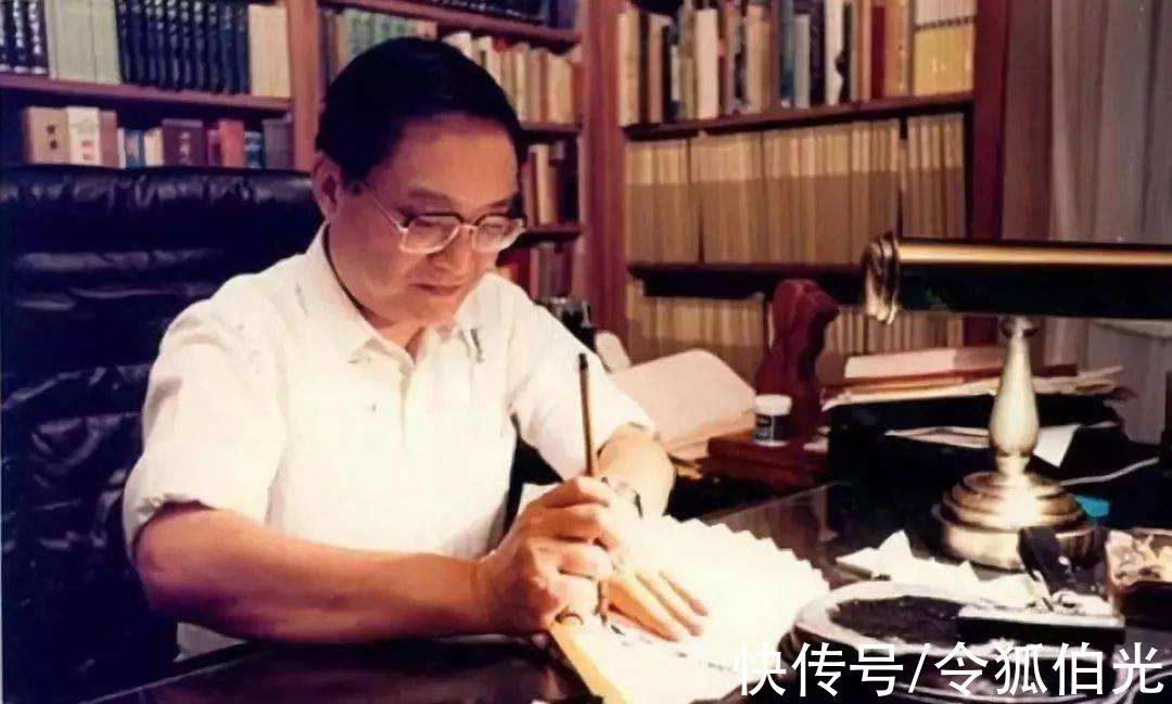 宗师|拳打古龙，脚踢琼瑶？金庸是20世纪中国最伟大的通俗文学作家吗？