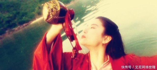 暗示|鼎盛时期风清扬和东方不败谁剑法更高?风清扬一番话早已暗示一切