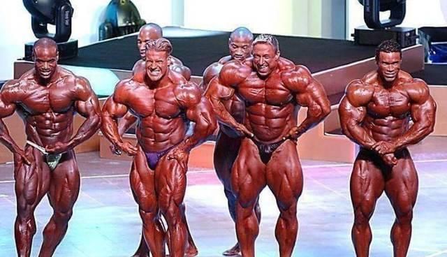 竞技|47岁健美巨匠,臂围高达61厘米,与卡特罗尼同台竞技不分伯仲