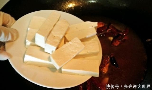 给鱼去腥,用料酒还是用醋都错了,只需一勺它,鲜嫩入味还不腥