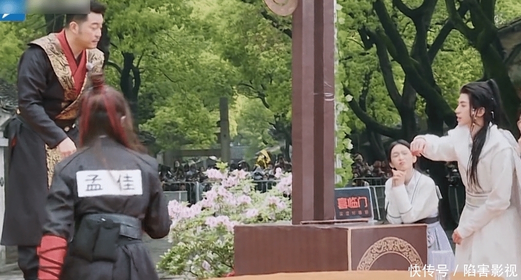 孟佳|跑男:蔡徐坤表演社会摇,沙溢摔倒在地,这期节目的道理好硬核