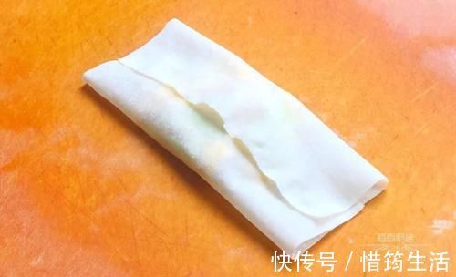 不用揉面,这菜做的饼真香,忍不住吃光了一大盘!