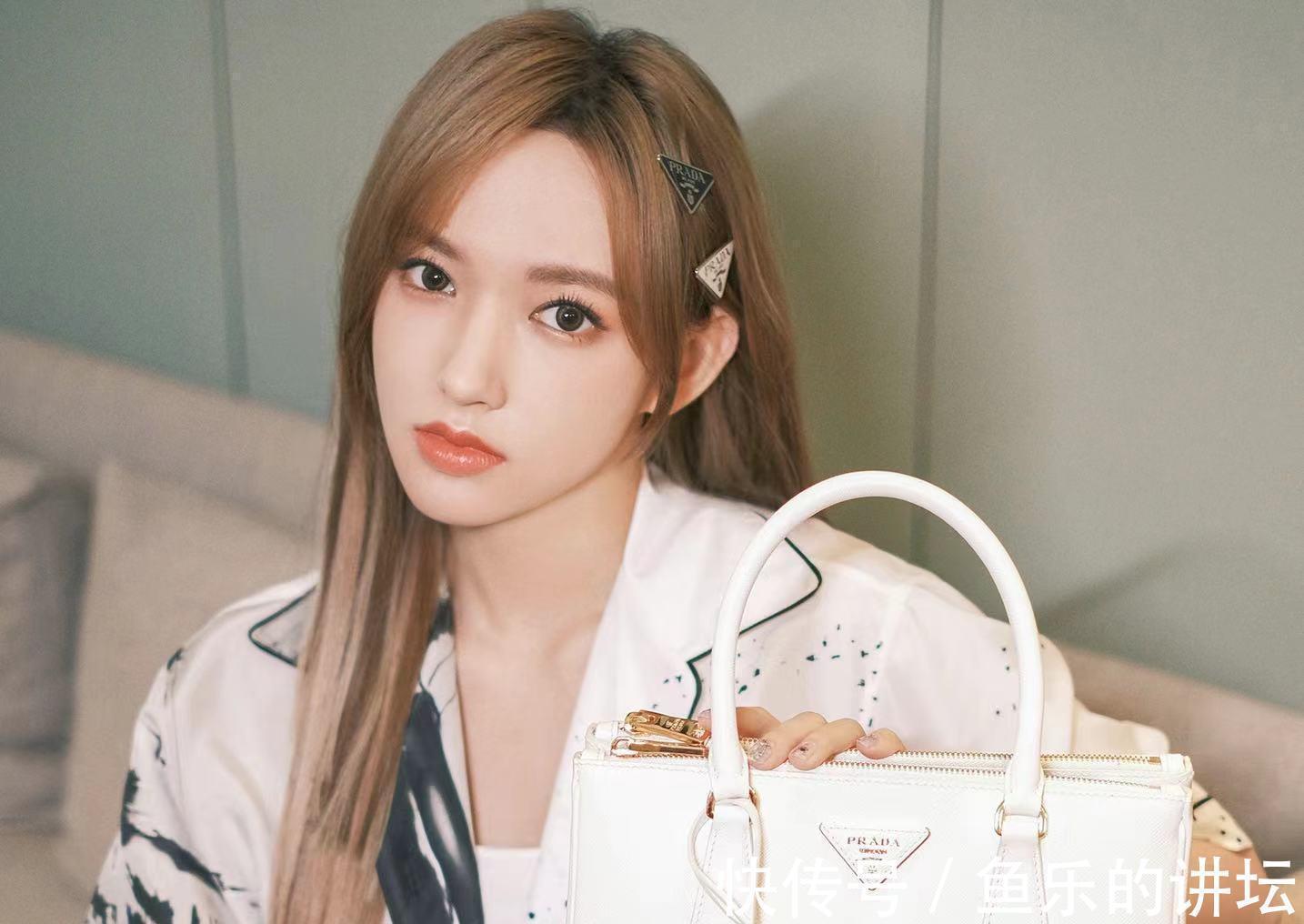 量感|五官有3个特点的普通女生,很适合留空气刘海,显嫩还时髦