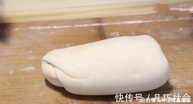 面粉|蒸馒头，只加酵母就大错特错了，教你蒸出又香又白蓬松柔软的馒头