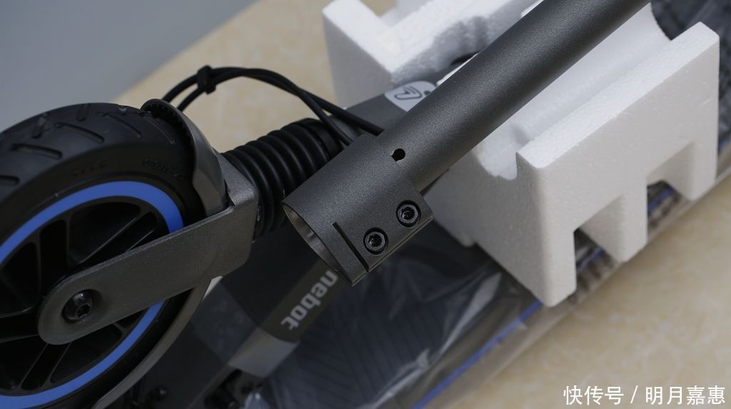 车把|女儿的暑假礼物，性能和安全都在线九号儿童电动滑板车E10体验