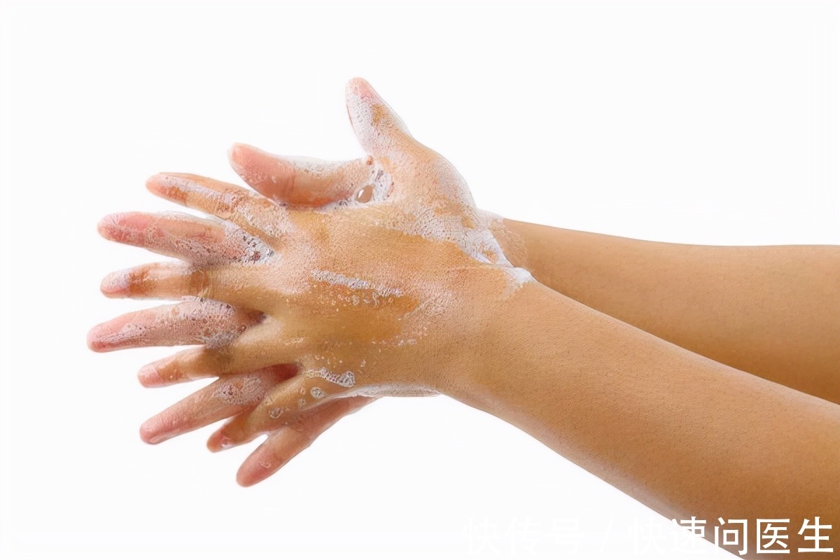 橄榄油 手是女人的第二张脸,一双手又黄又粗?教你4个方法护理
